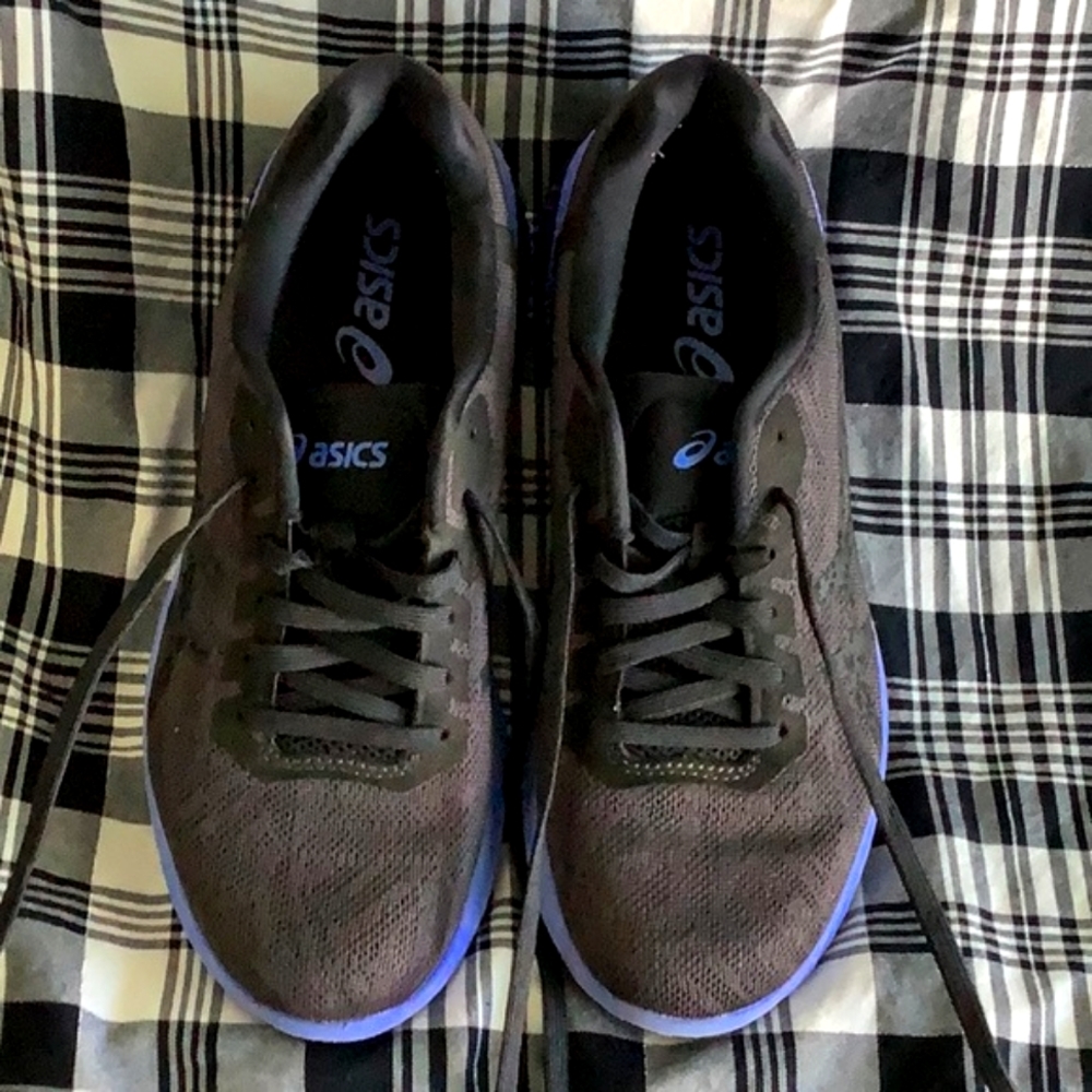 Asics Gel-Kenun black and purple running shoes. 6.5M